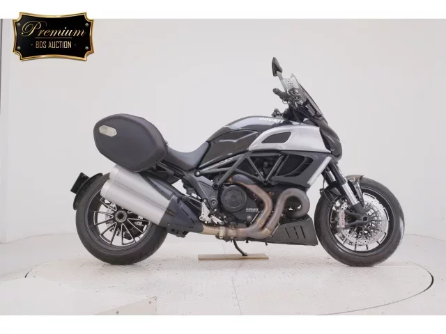 Ducati  DIAVEL лот № 0057 оценка 5  с аукциона в Японии