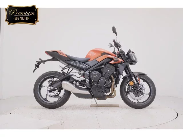 Triumph  STREET TRIPLE R лот № 7568 оценка 7  с аукциона в Японии