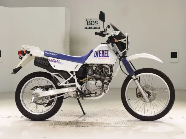 Suzuki DJEBEL200 лот № 2960 оценка 4  с аукциона в Японии