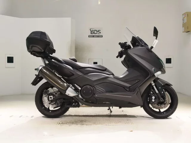 Yamaha T-MAX530-2 лот № 3023 оценка 5  с аукциона в Японии