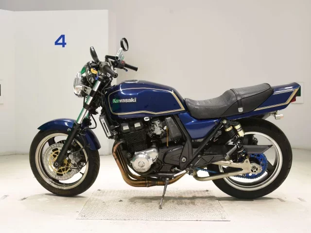 Kawasaki ZRX400