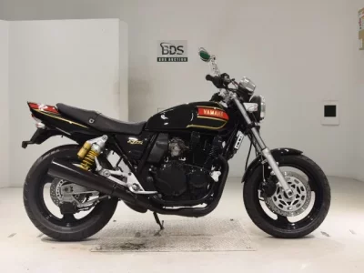 Yamaha XJR400
