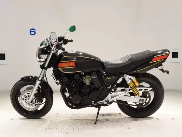 Yamaha XJR400
