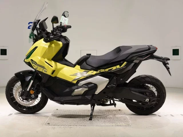 Honda X-ADV750-2