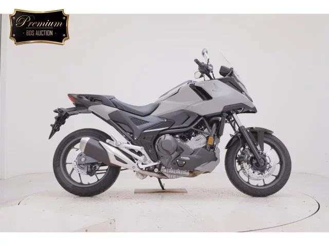 Honda NC750XD-3