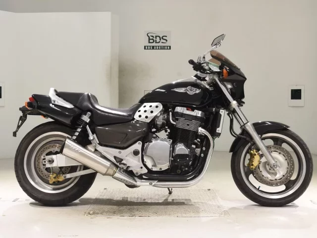 Honda X4 лот № 2979 оценка 4  с аукциона в Японии