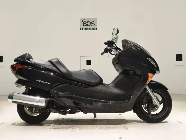 Honda FORZA Z лот № 7896 оценка 4  с аукциона в Японии