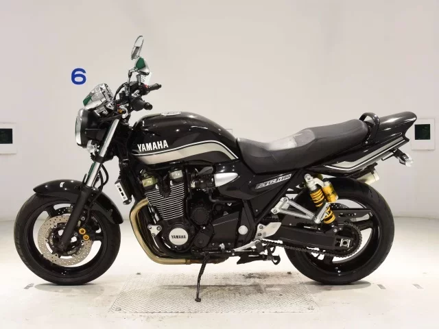 Yamaha XJR1300-2