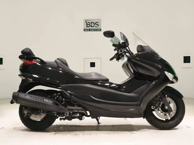 Yamaha MAJESTY 250-4 лот № 7707 оценка 5  с аукциона в Японии