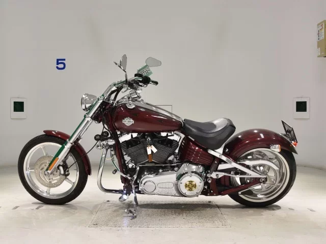 Harley-Davidson HARLEY FXCWC1580
