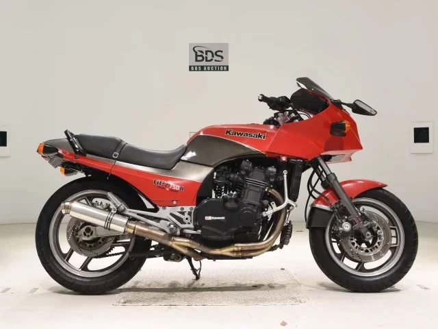 Kawasaki GPZ750R лот № 7892 оценка 4  с аукциона в Японии