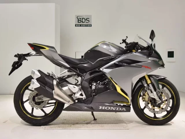 Honda CBR250RR-2A лот № 7745 оценка 4  с аукциона в Японии