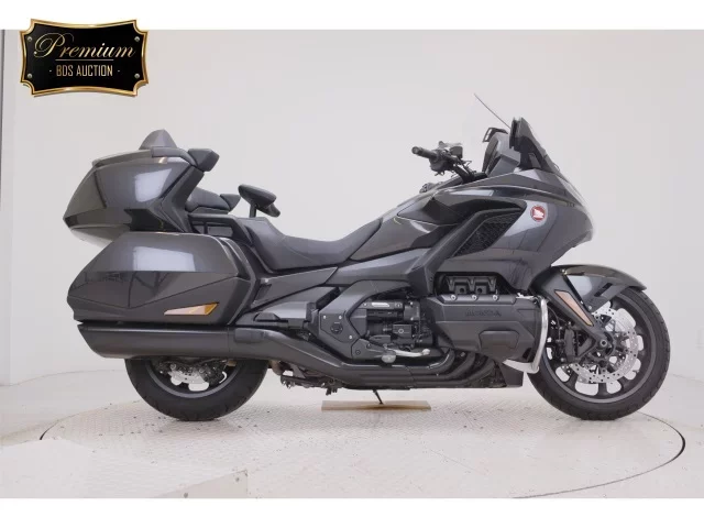 Honda GL1800 TOUR D лот № 7523 оценка 6  с аукциона в Японии