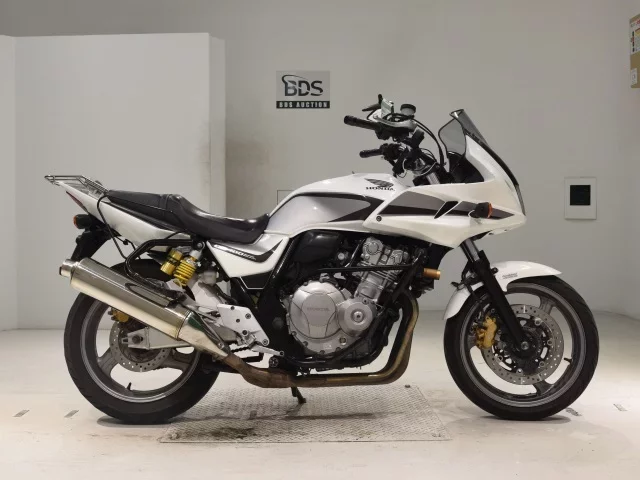 Honda CB400SFV-4 BOLDORABS лот № 0265 оценка 4  с аукциона в Японии