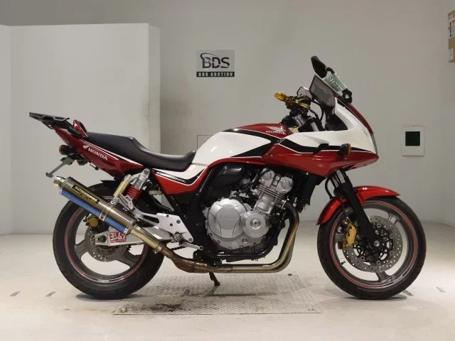 Honda CB400SFV-4 BOLDOR лот № 0158 оценка 5  с аукциона в Японии