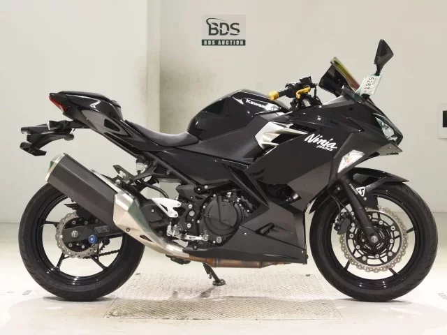 Kawasaki NINJA400-2 лот № 5263 оценка 5  с аукциона в Японии