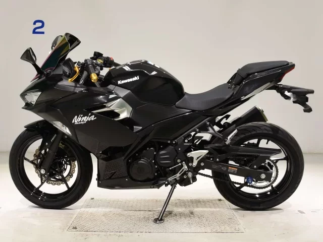 Kawasaki NINJA400-2