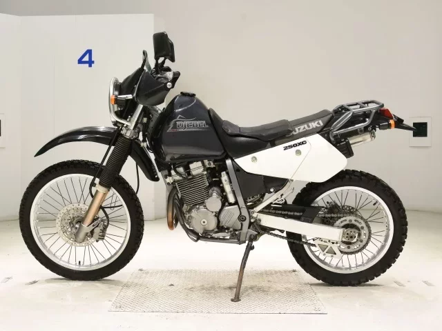Suzuki DJEBEL250XC