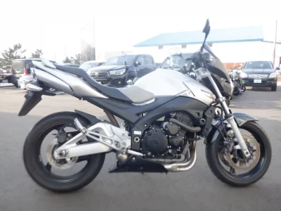 Suzuki GSR400