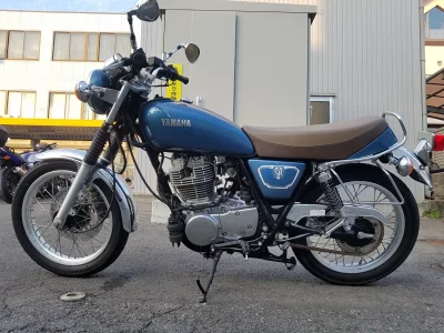 Yamaha SR400-1 лот № 02023 оценка 4  с аукциона в Японии 2