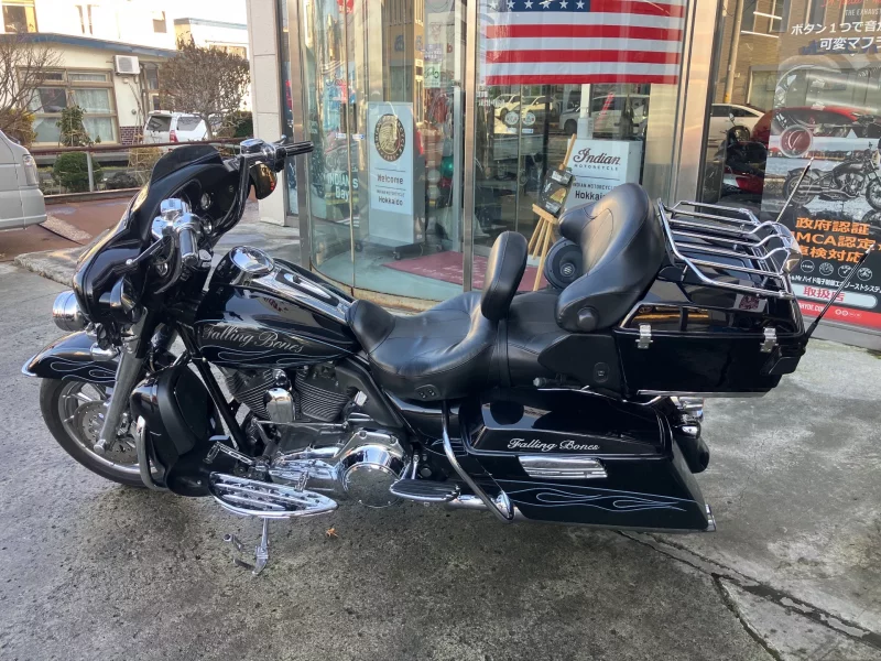 Harley-Davidson HARLEY FLHTCUSE1800CVO
