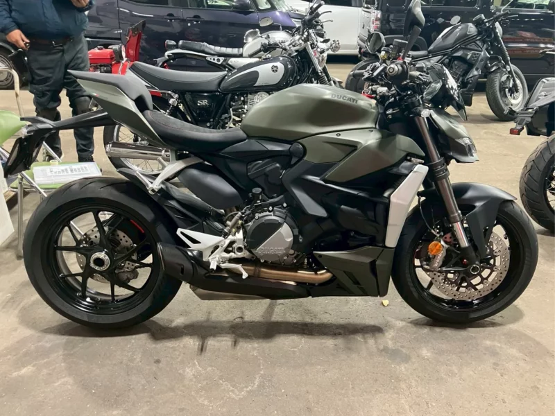 Ducati  STREET FIGHTER V2 лот № 02036 оценка 5  с аукциона в Японии