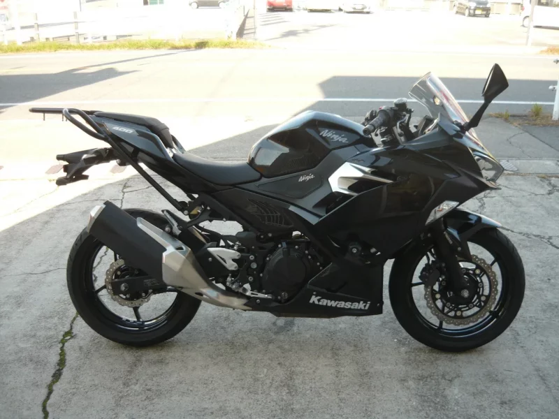 Kawasaki Ninja 400 лот № 02068 оценка 4  с аукциона в Японии