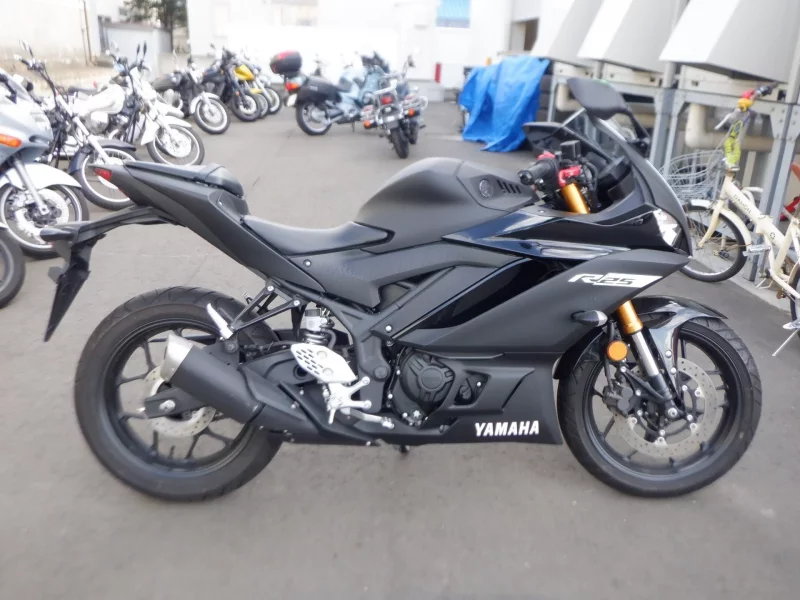 Yamaha YZF-R25 лот № 00126 оценка 4  с аукциона в Японии