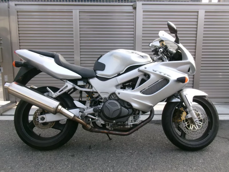 Honda VTR1000F лот № 00173 оценка 4  с аукциона в Японии
