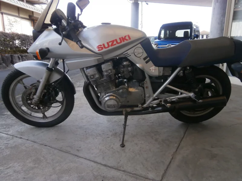Suzuki GSX1100S KATANA