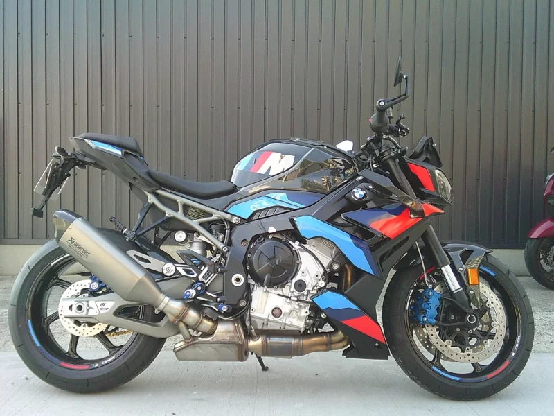 BMW  M1000R лот № 02140 оценка 8  с аукциона в Японии