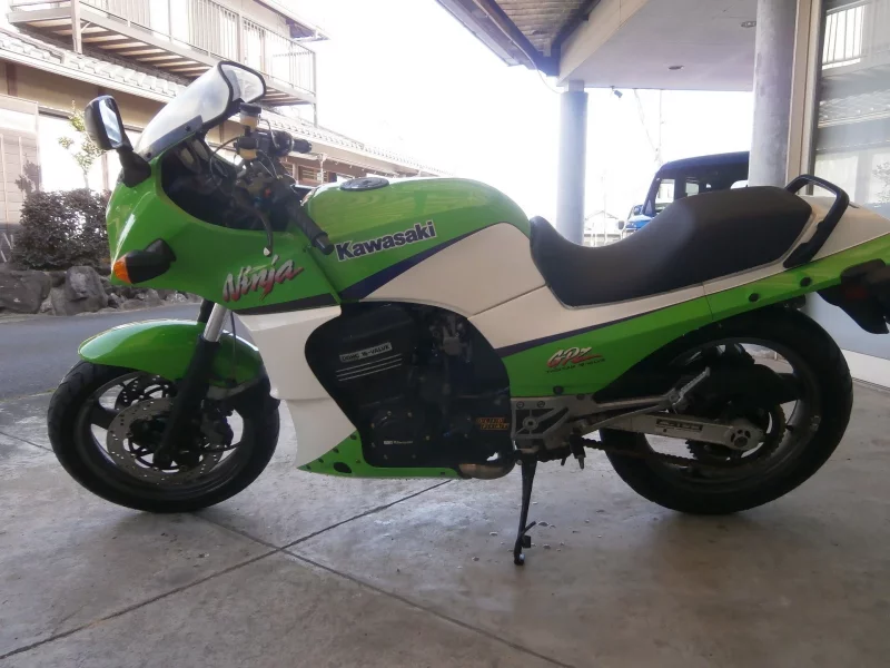Kawasaki GPZ900R Ninja