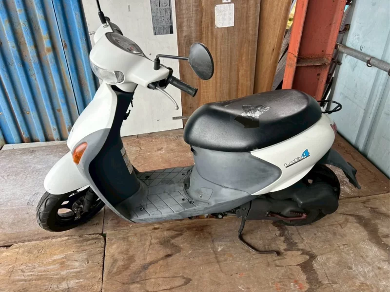 Suzuki LET S4