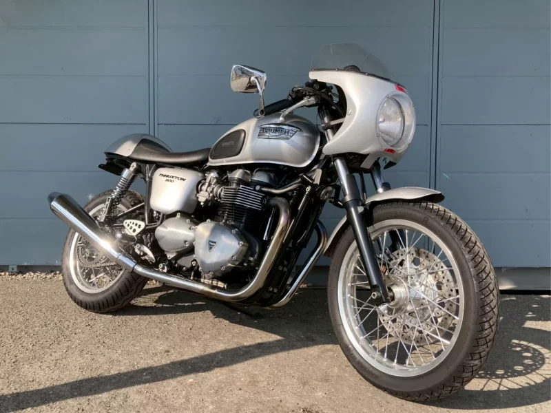 Triumph  THRUXTON лот № 00245 оценка 4  с аукциона в Японии