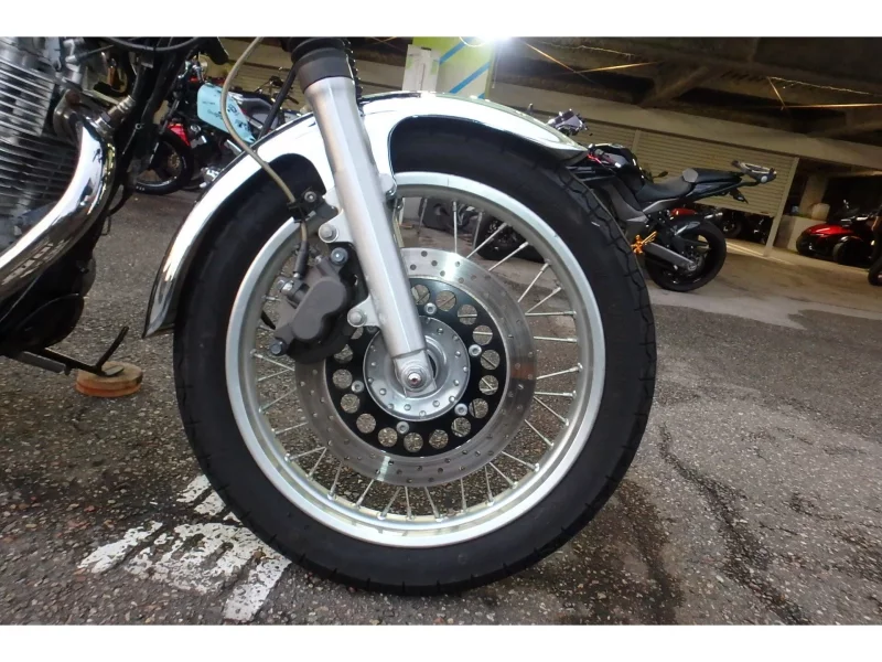 Yamaha SR400-1