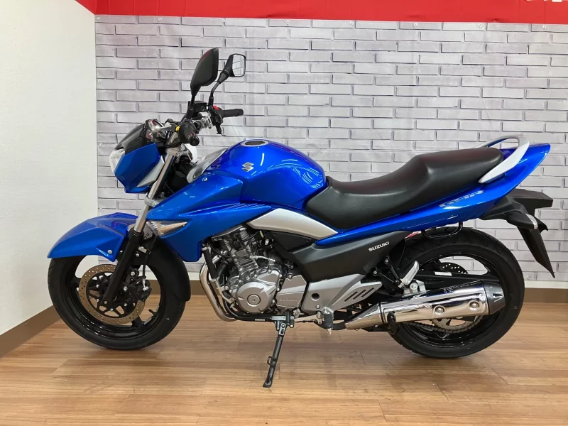 Suzuki GSR250