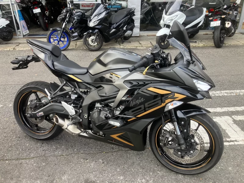 Kawasaki NINJA ZX-25R SE лот № 00282 оценка 4  с аукциона в Японии