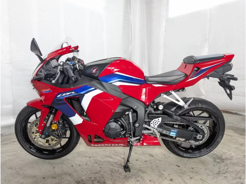 Honda CBR600RR ABS лот № 04320 оценка 4  с аукциона в Японии