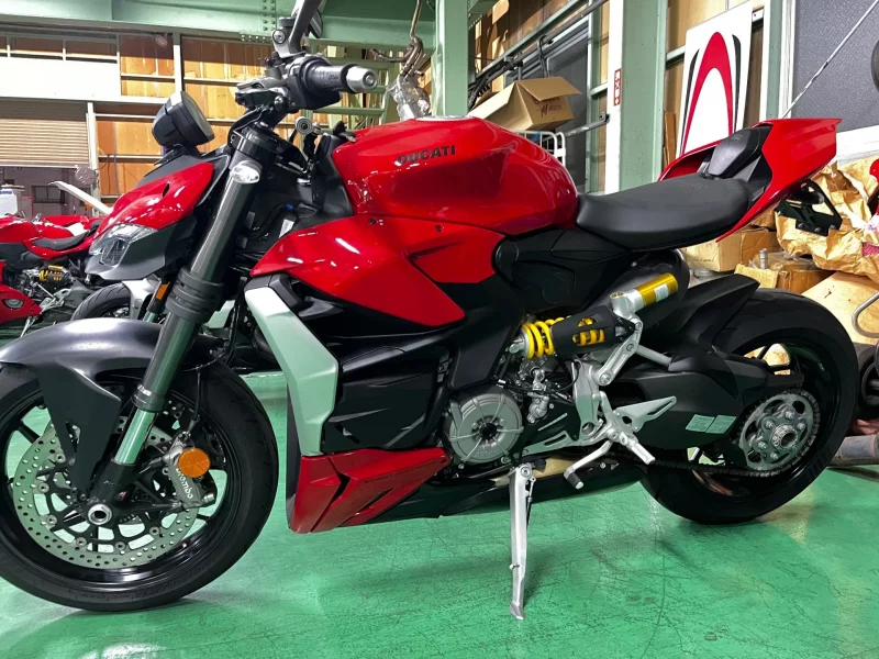 Ducati DUCATI STREET FIGHTER V2