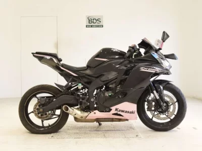 Kawasaki ZX-25R SHO LOUIS NOT EQUIPPED