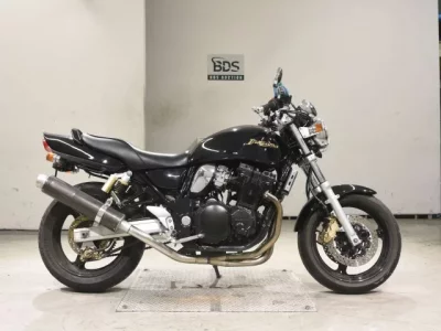 Suzuki INAZUMA 400