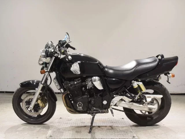 Suzuki INAZUMA 400