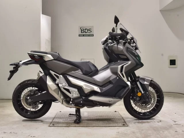 Honda X-ADV750 лот № 2728 оценка 5  с аукциона в Японии