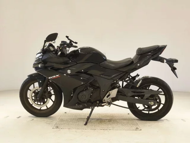 Suzuki GSX250R