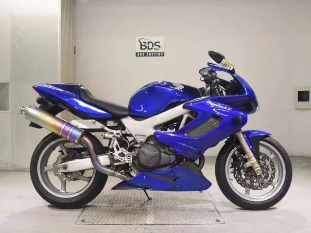 Honda VTR1000F лот № 5209 оценка 4  с аукциона в Японии