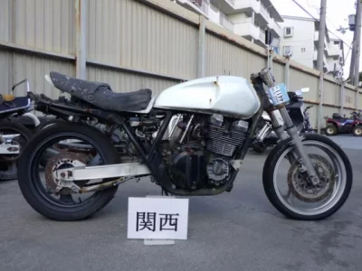 Yamaha XJR400