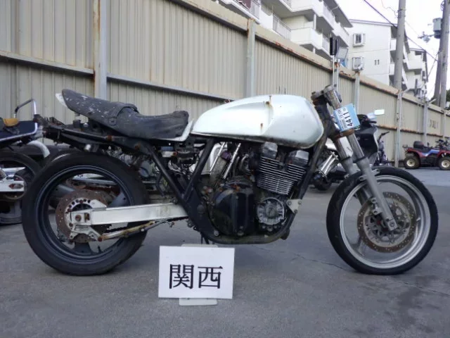 Yamaha XJR400