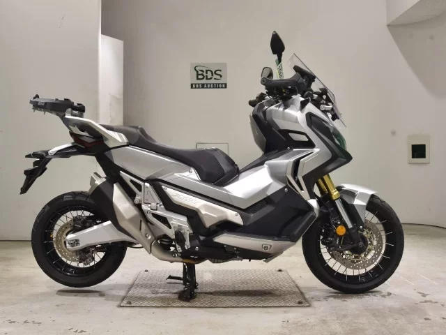 Honda X-ADV750 лот № 2594 оценка 5  с аукциона в Японии