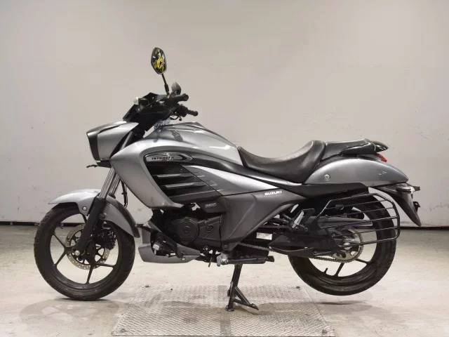 Suzuki INTRUDER 150