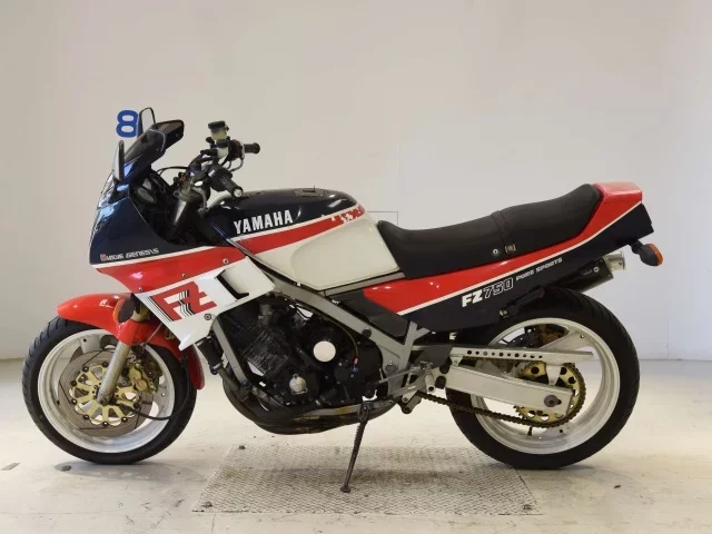 Yamaha FZ750